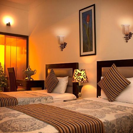 Royal Elegance Hotel Lahore Exteriör bild