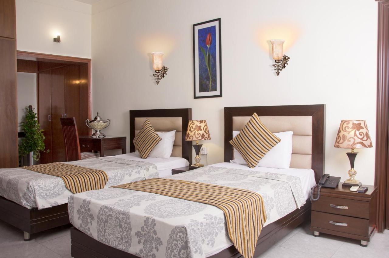 Royal Elegance Hotel Lahore Exteriör bild