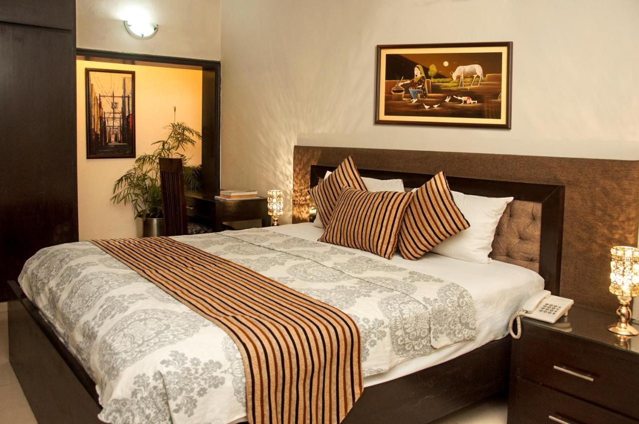 Royal Elegance Hotel Lahore Exteriör bild