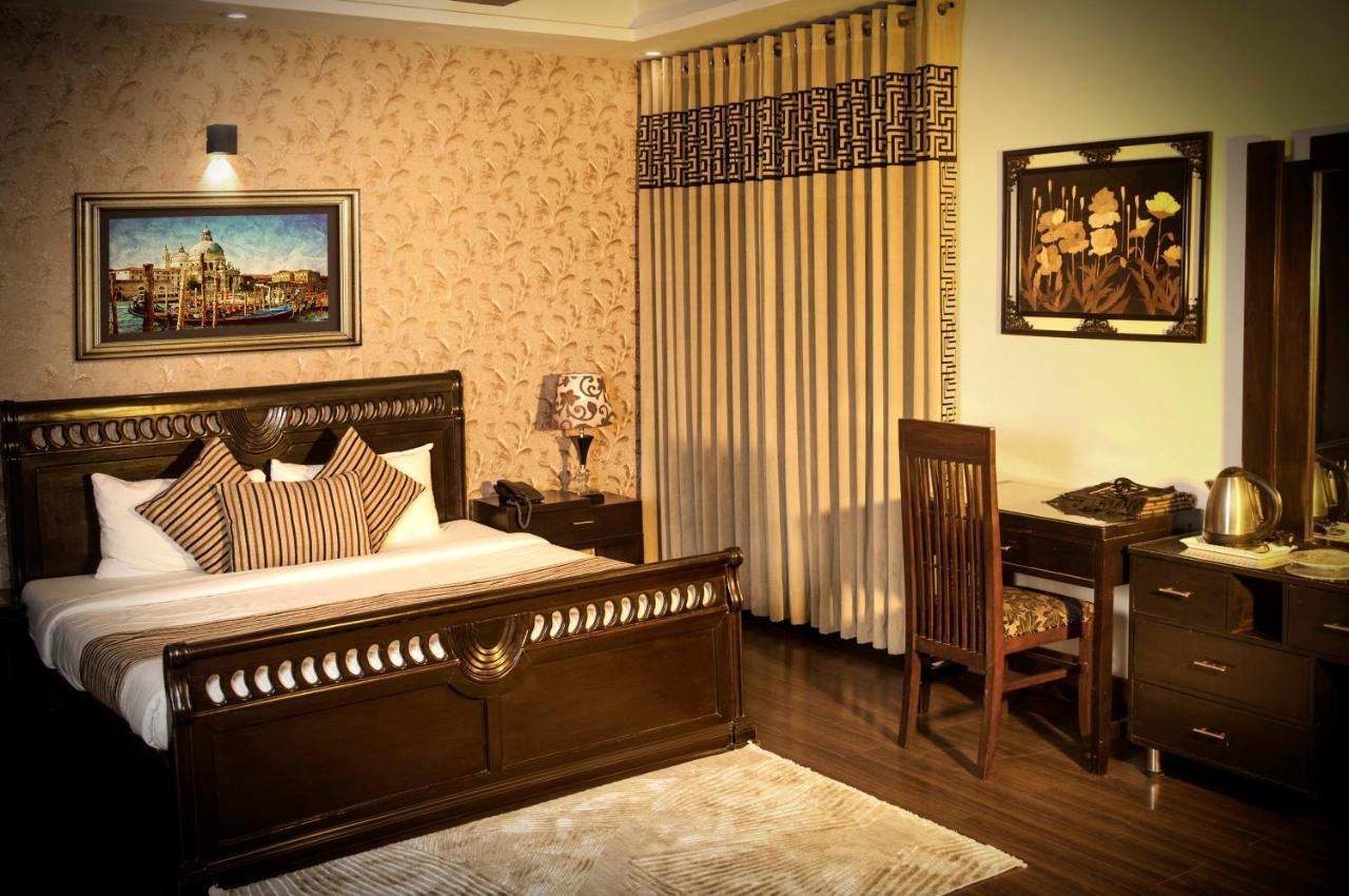 Royal Elegance Hotel Lahore Exteriör bild