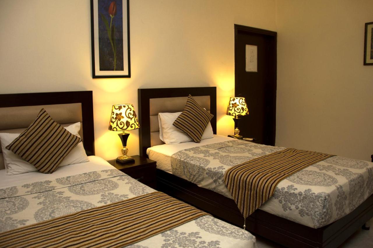 Royal Elegance Hotel Lahore Exteriör bild