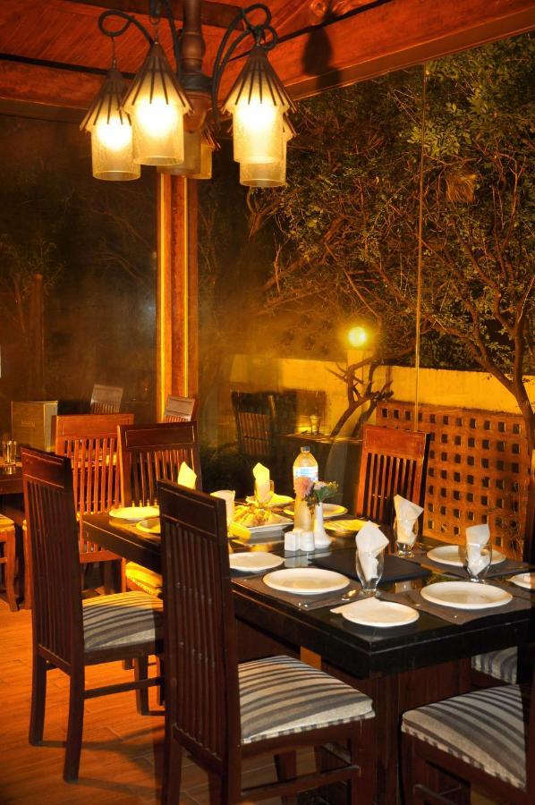 Royal Elegance Hotel Lahore Exteriör bild