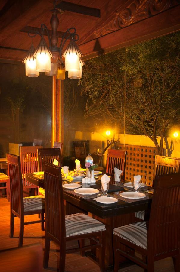 Royal Elegance Hotel Lahore Exteriör bild