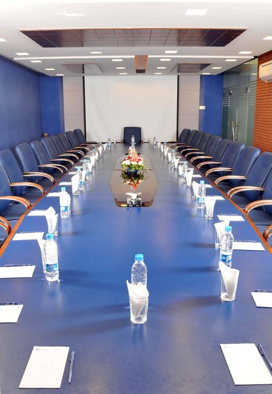 Royal Elegance Hotel Lahore Exteriör bild