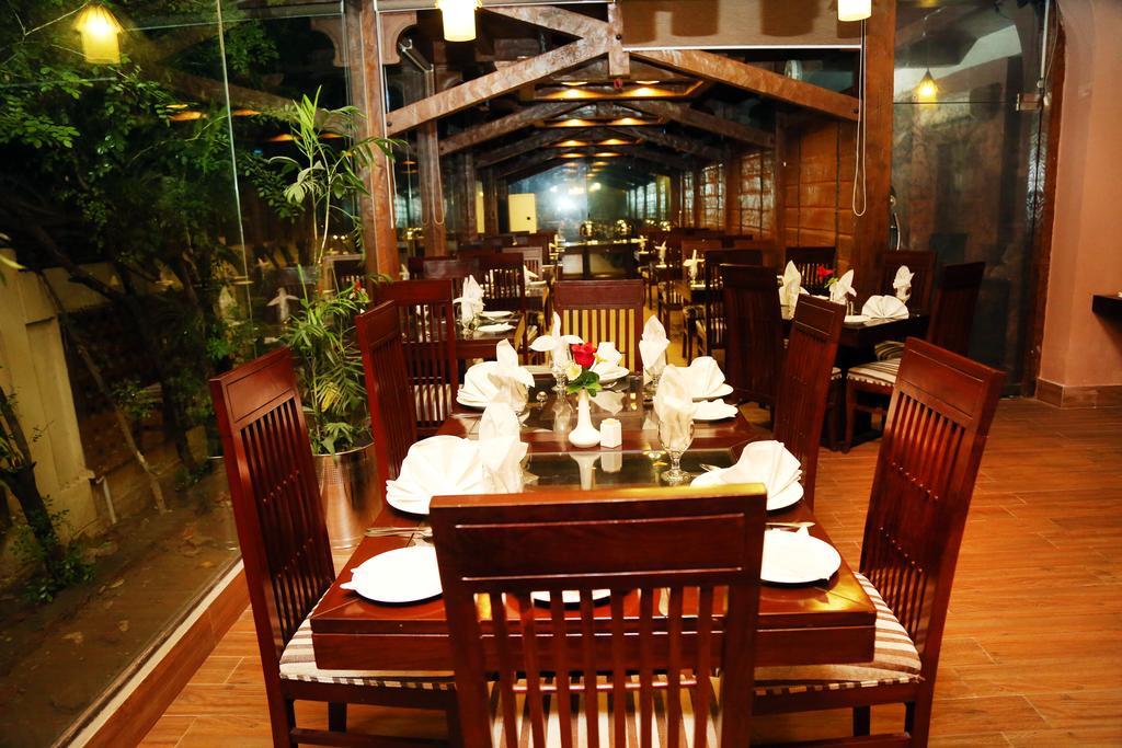 Royal Elegance Hotel Lahore Exteriör bild