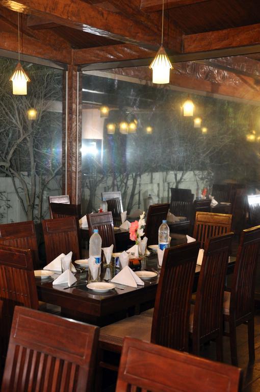 Royal Elegance Hotel Lahore Exteriör bild