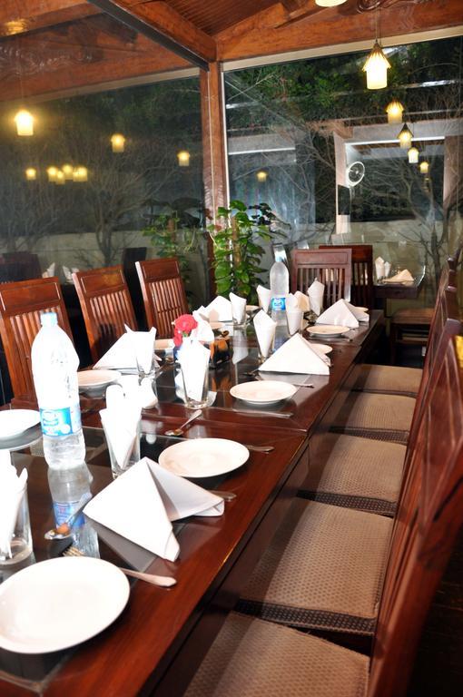 Royal Elegance Hotel Lahore Exteriör bild