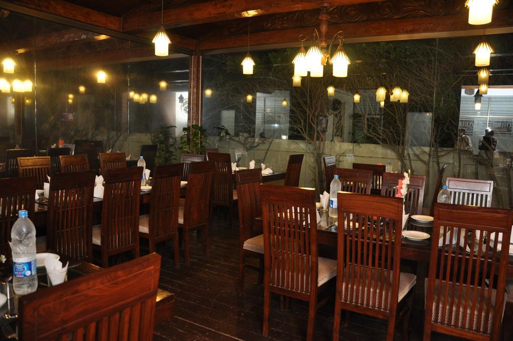 Royal Elegance Hotel Lahore Exteriör bild